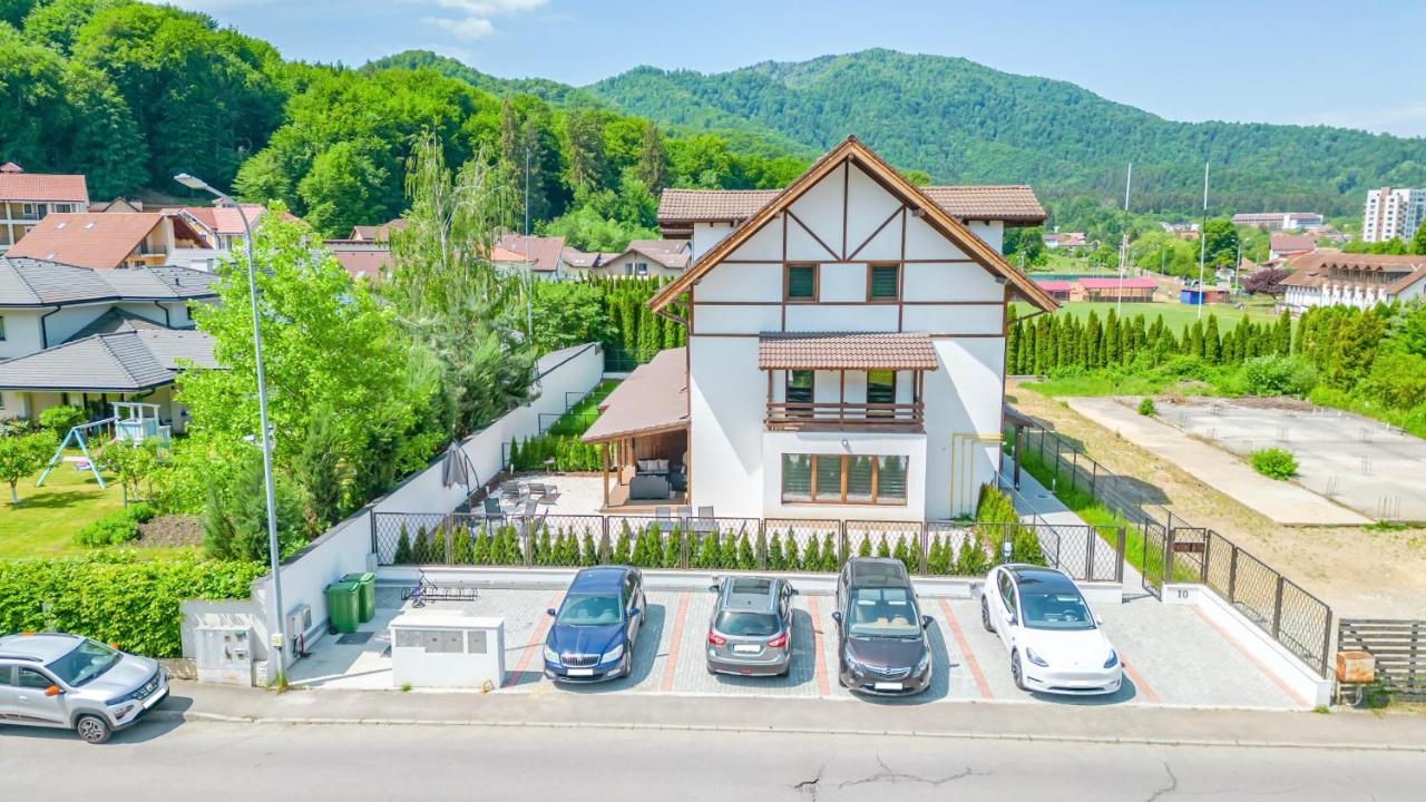 Jungle Family Villa Near Park Aventura,Lake,Zoo Брашов Екстериор снимка